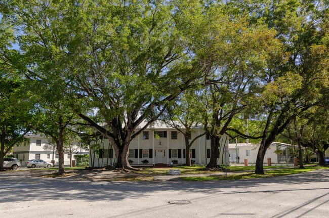 Building Photo - 444 Malaga Ave