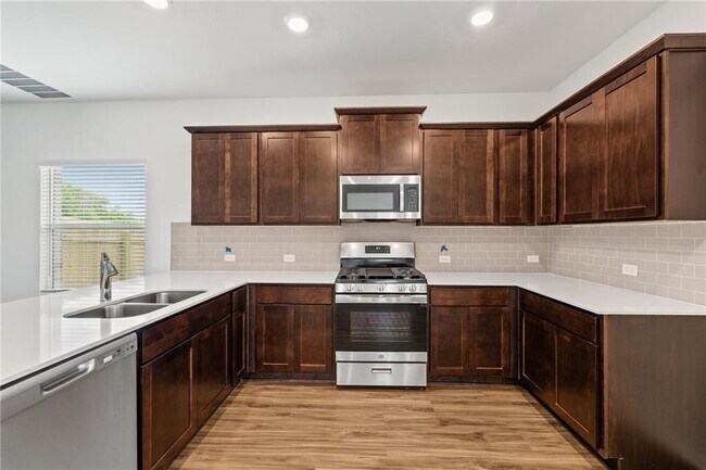 Foto del edificio - 21724 Wilmiller Ln