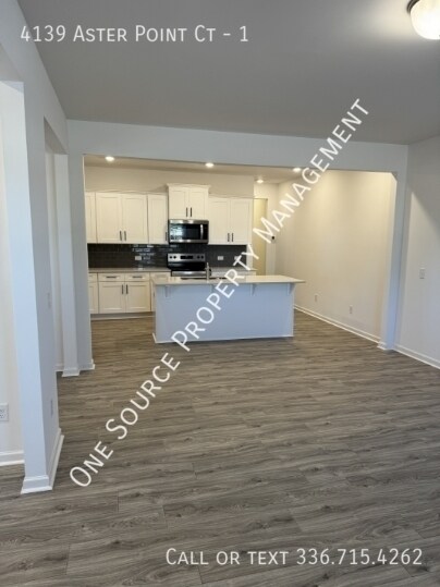 Foto del edificio - 4139 Aster Pt Ct