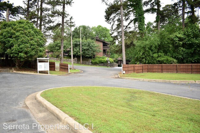 Foto del edificio - 119 Lakeshore Dr