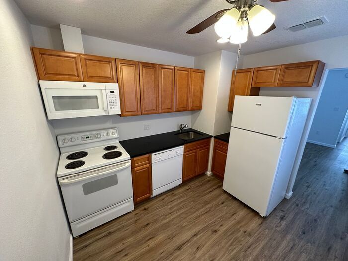 Foto principal - Must See 1 Bedroom/1 Bathroom home!