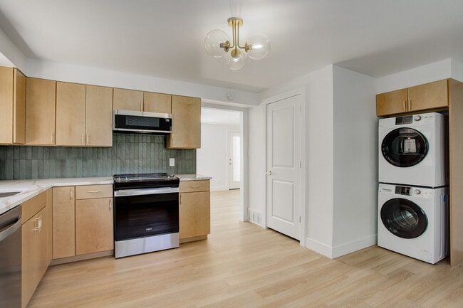 Building Photo - 3056 S Galapago St