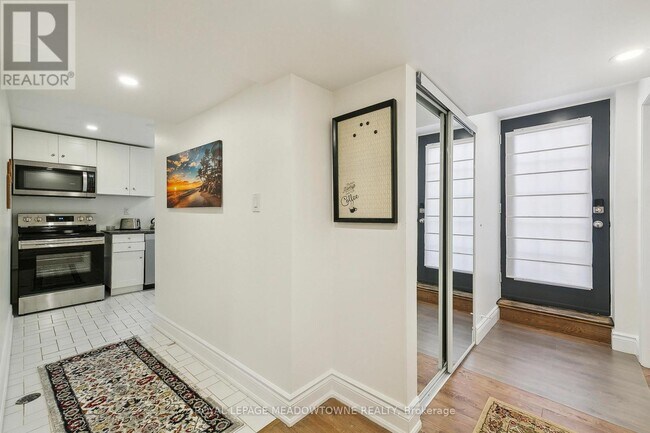 Photo du bâtiment - 5651 Turney Dr