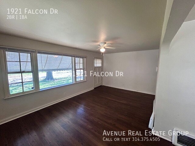 Building Photo - 1921 Falcon Dr