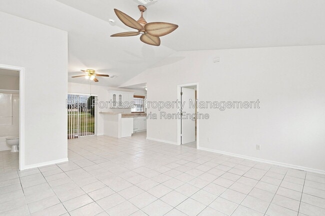 Foto del edificio - 1814 SW 42nd St