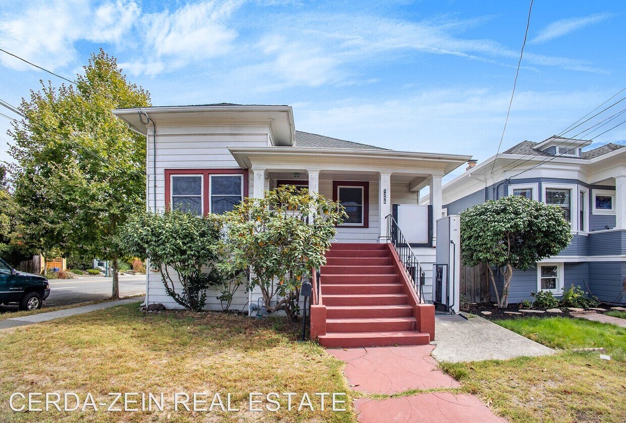 Foto principal - 3 br, 2 bath House - 1256 Regent Street