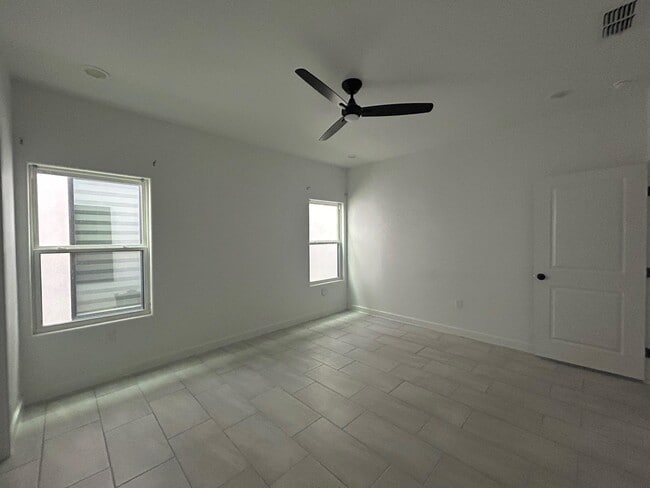 Foto del edificio - 8218 Casa Verde Rd