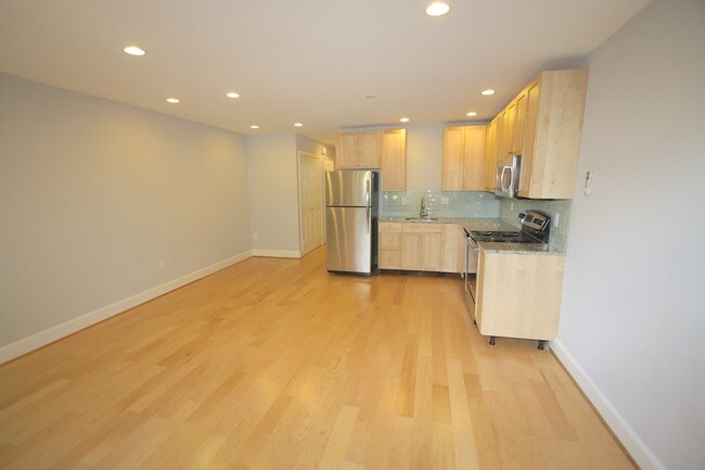 Foto del edificio - Updated 1BR/1Ba - East Capitol Hill