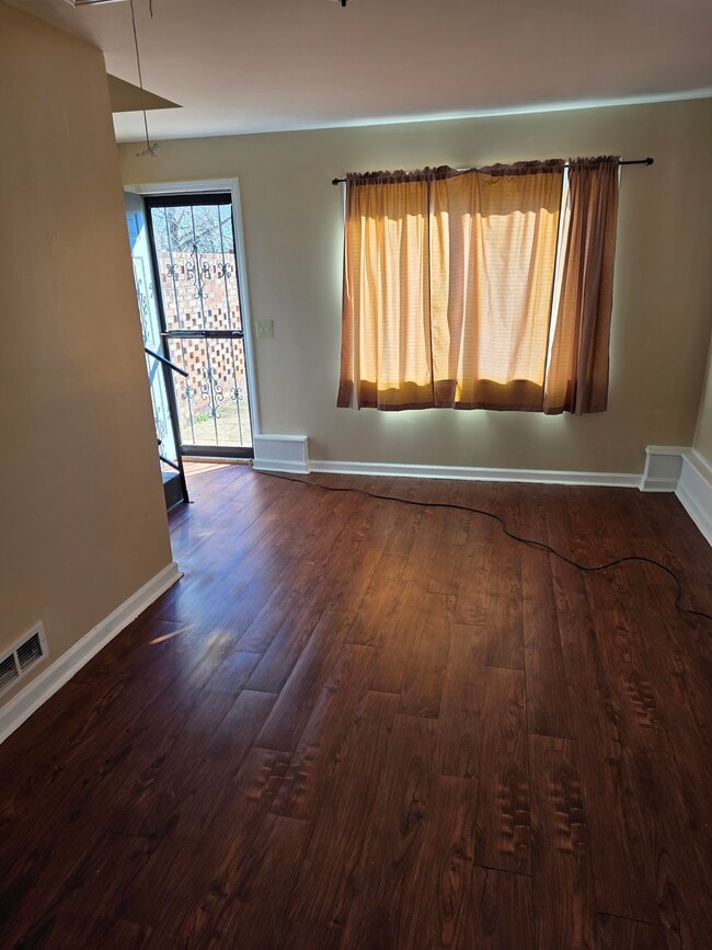 Foto del edificio - 3009 Sunnyview Dr