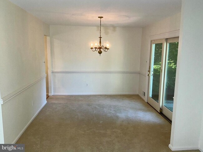 Building Photo - 4701 Red Fox Dr