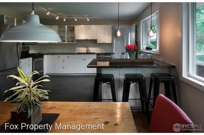 Foto del edificio - 3 br, 2 bath House - 2000 Edgewood Drive