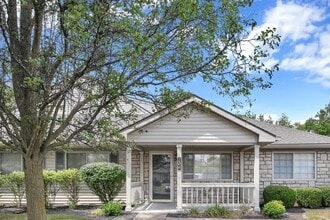 Building Photo - 206 Pioneer Cir