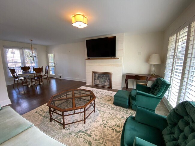 Building Photo - Beautifully Updated and Furnished 3 bedroom, 2 bath brick ranch in Vineland!