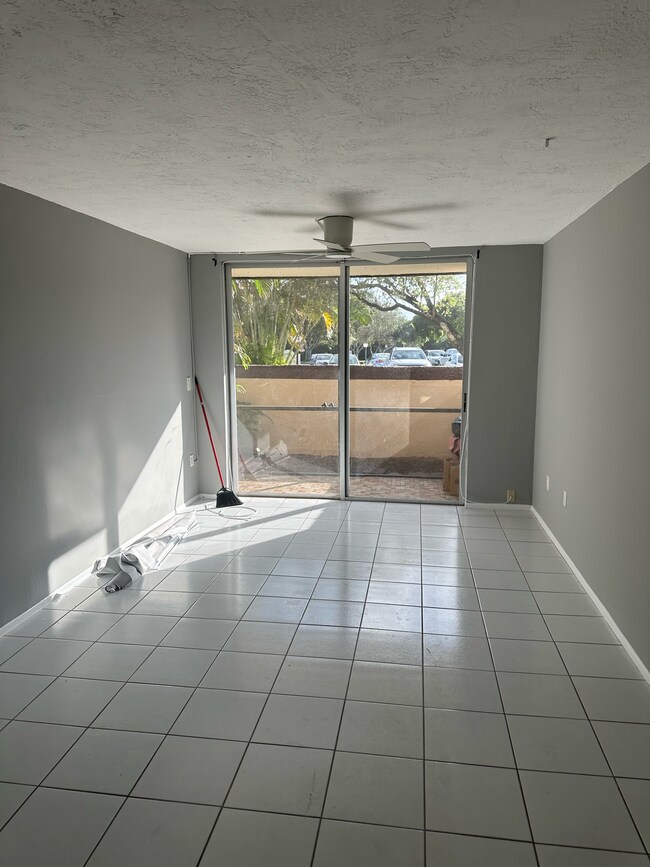 Foto del edificio - 7300 NW 17th St