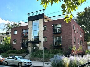 Building Photo - 1231 N Downing St