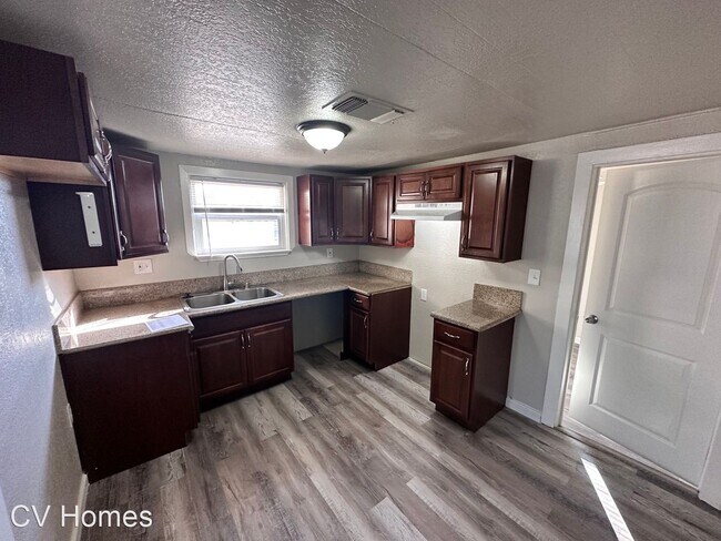 Foto del edificio - 4 br, 2 bath House - 2547 Orange Ave.