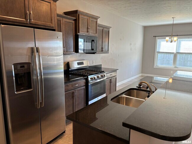 Foto del edificio - 4600 Thompson Rd