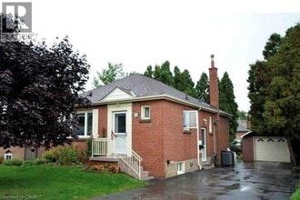 Building Photo - 889 Fennell Ave E