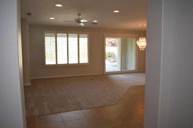 Foto del edificio - 275 Snapdragon Ln