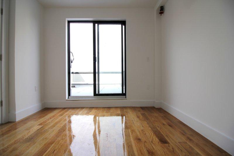 Foto principal - 766 Lafayette Ave
