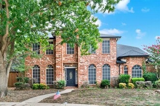 Building Photo - 803 Holly Cir