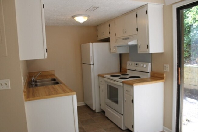 Building Photo - 306A Gillespie Rd