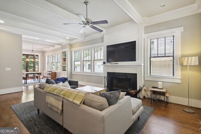 Foto del edificio - 519 N Highland Ave NE