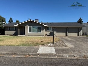 Building Photo - 238 Woodlane Dr