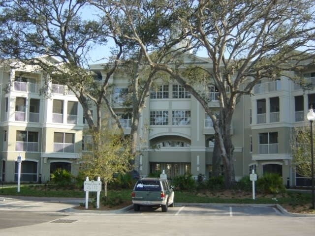 Building Photo - Gardens of Brigdehampton - Elevator Served...