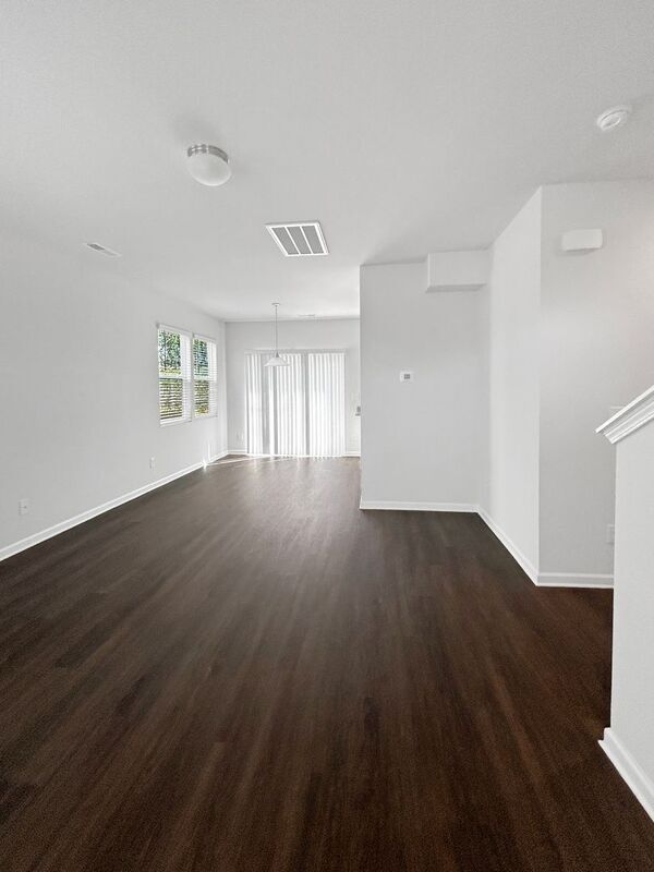 Foto del edificio - 233 W Grover St