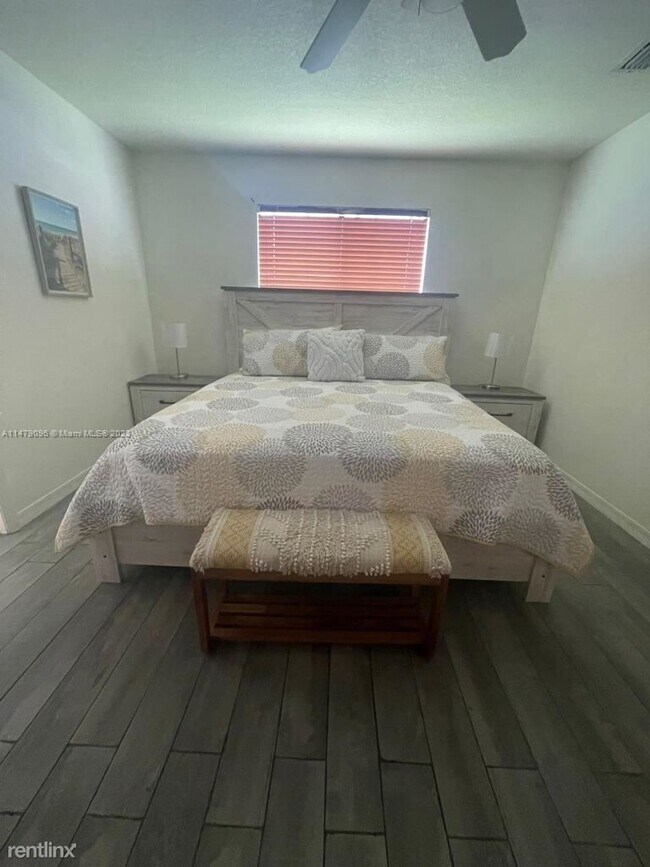 Foto del edificio - 3 br, 2 bath House - 25454 SW 122nd Pl # 0