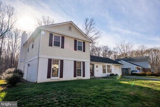 Building Photo - 8209 Mockingbird Dr