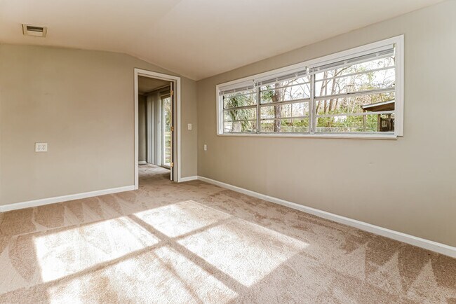 Foto del edificio - 229 Dogwood Ave