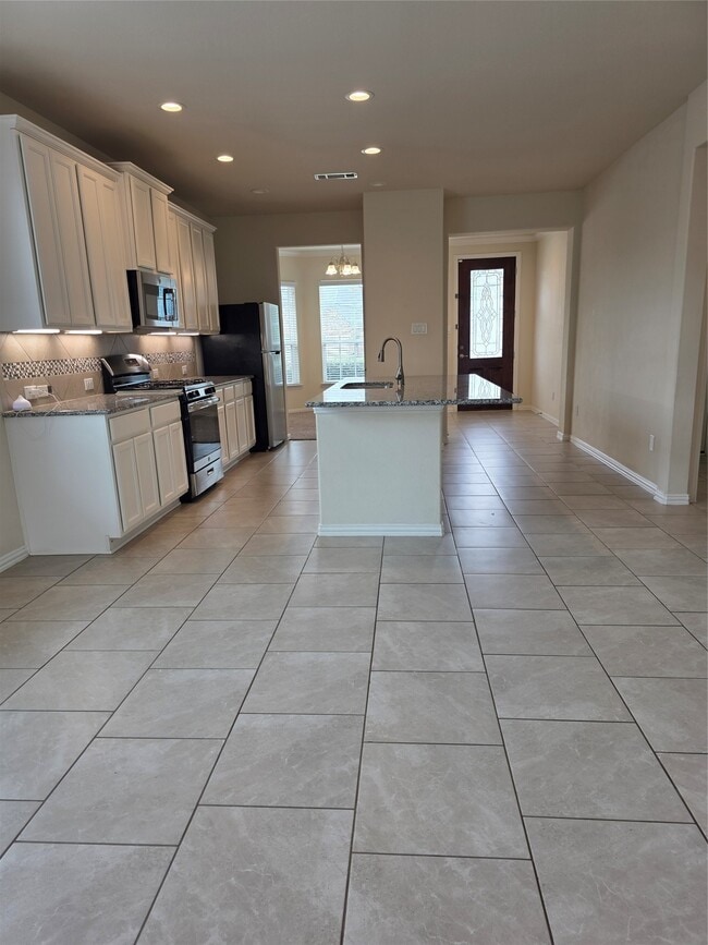 Building Photo - 24722 Lake Basin Ct