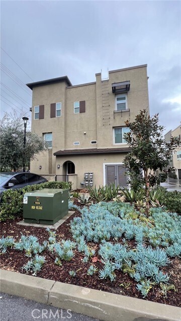 Foto del edificio - 475 Andrew Dr