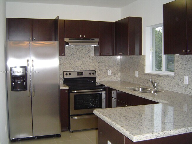 Foto del edificio - 1153 SW 13th St