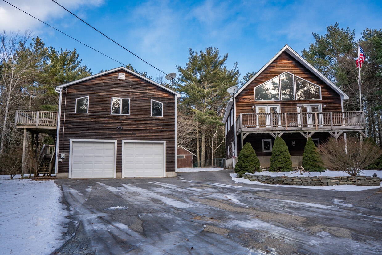 Primary Photo - 1368-1365 5 Islands Rd