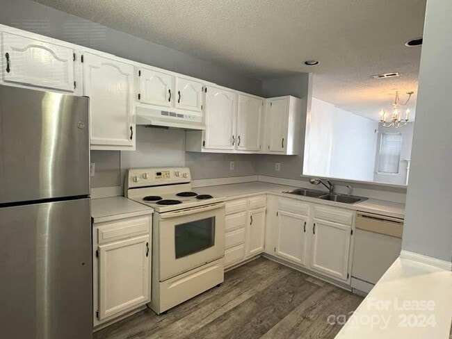 Building Photo - 11106 Whitlock Crossing Ct