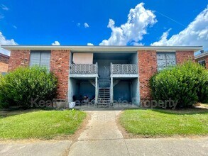 Building Photo - 409 Scotsdale St