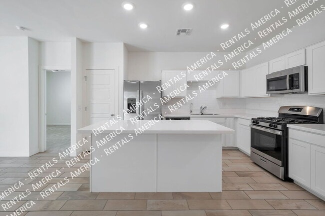 Building Photo - 948 E Wiley Way