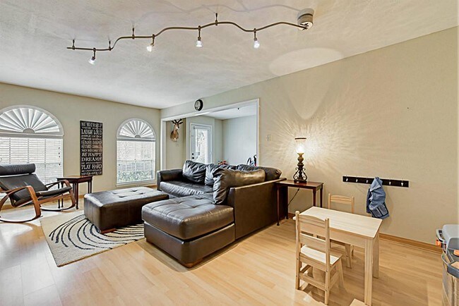 Building Photo - 14291 Misty Meadow Ln