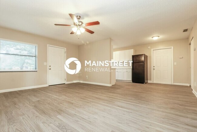 Foto del edificio - 3 Bedroom Pet-Friendly Home in St Petersburg, FL with Main Street Renewal