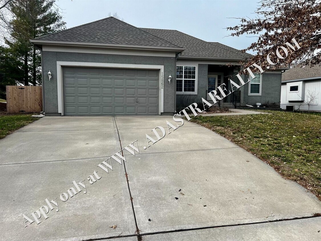 Primary Photo - Beautiful 4 Bed 3 Bath Home In Olathe-Avai...