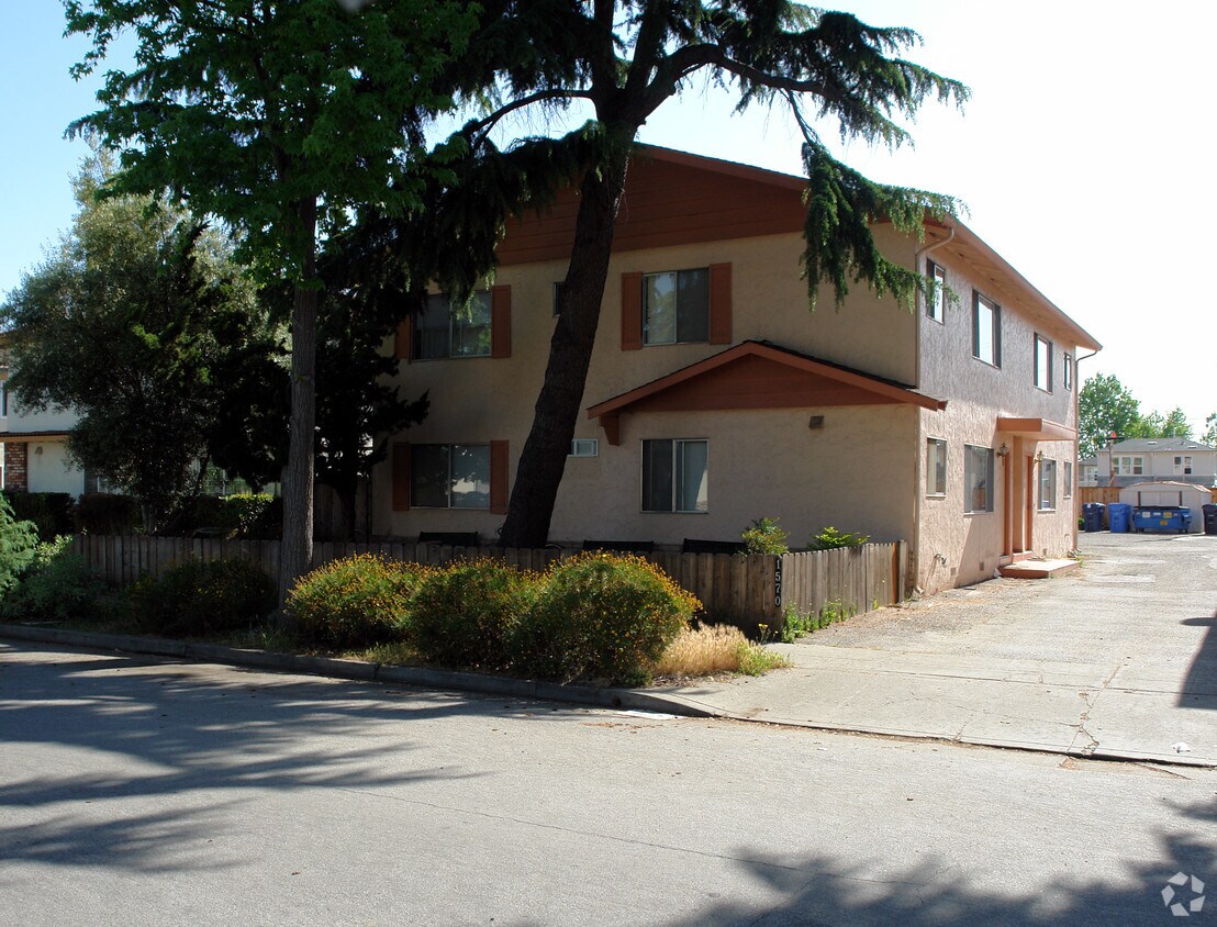 Building Photo - 1570 Quebec Ct