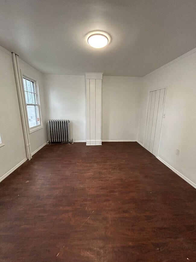 Building Photo - 5 bed house