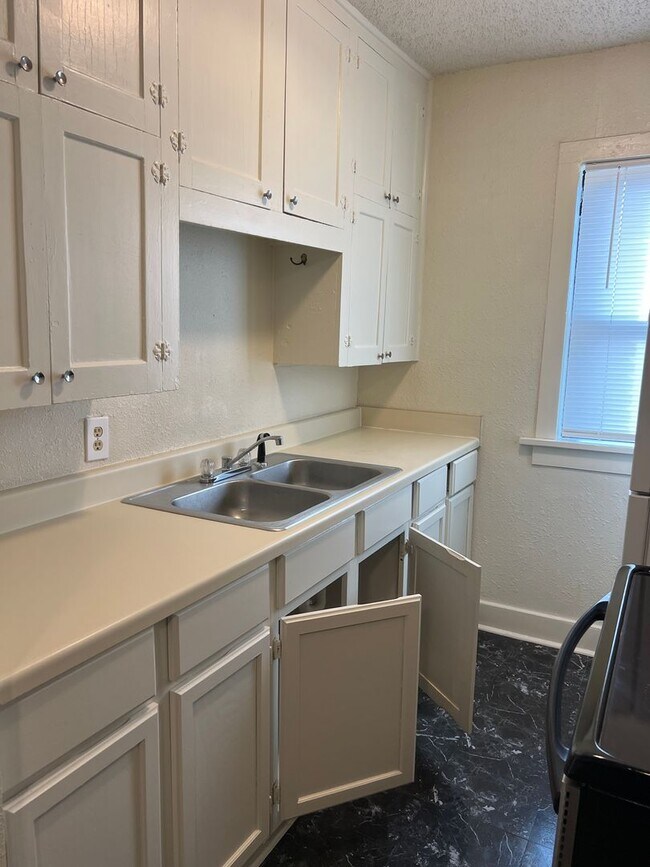 Foto del edificio - 1 Bed in the Paseo District