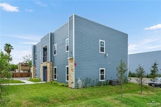 Building Photo - 13 S Cynthia St