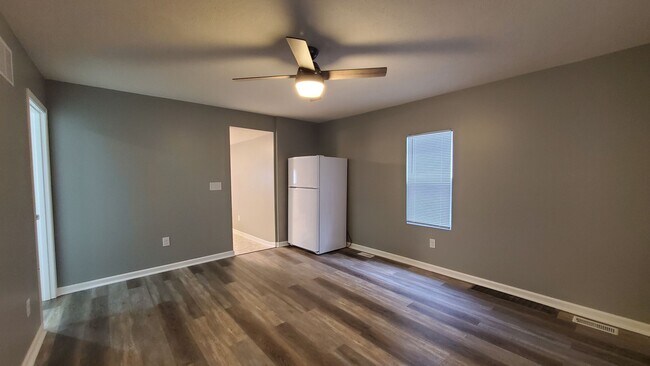 Building Photo - 306 F St