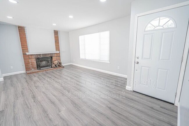 Building Photo - 27508 Elder View Dr