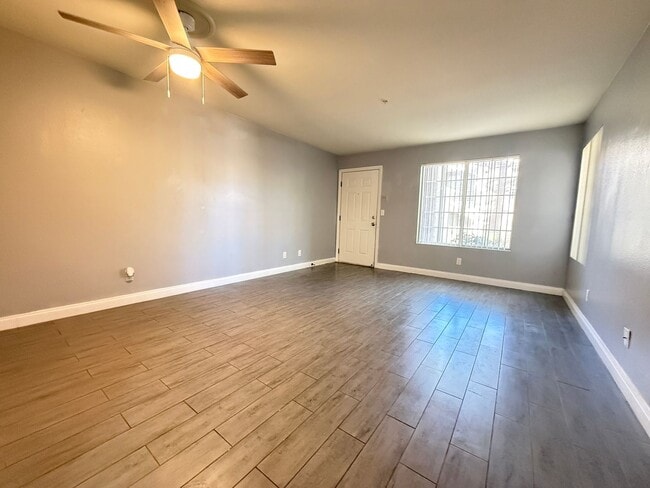 Building Photo - 2121 Sealion Dr